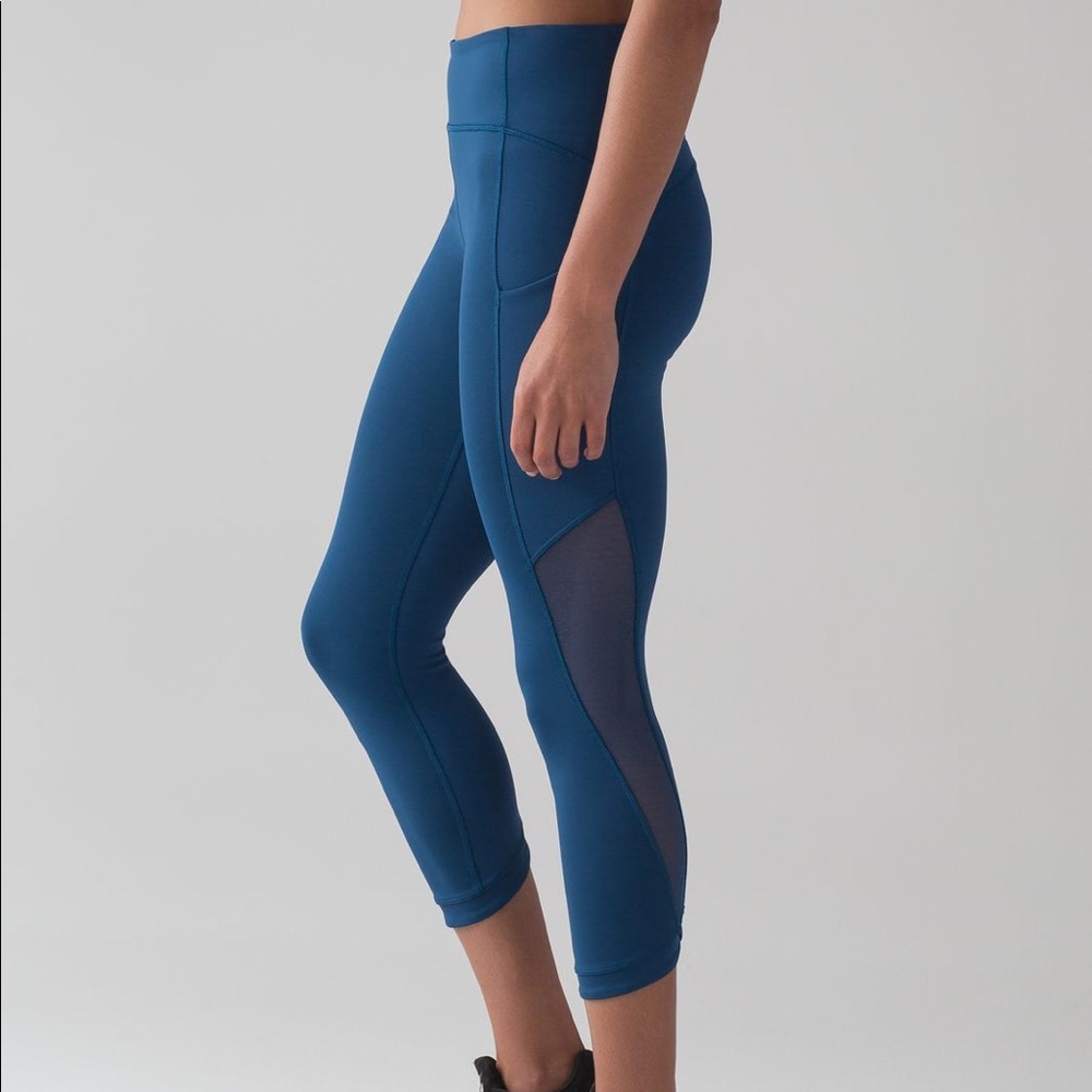 Lululemon Sole Training Crop - EUC/ Like New